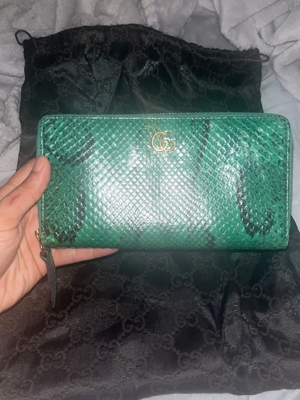 Gucci Emerald Green Python Zip Wallet with Gold Double G - Picture 13 of 16